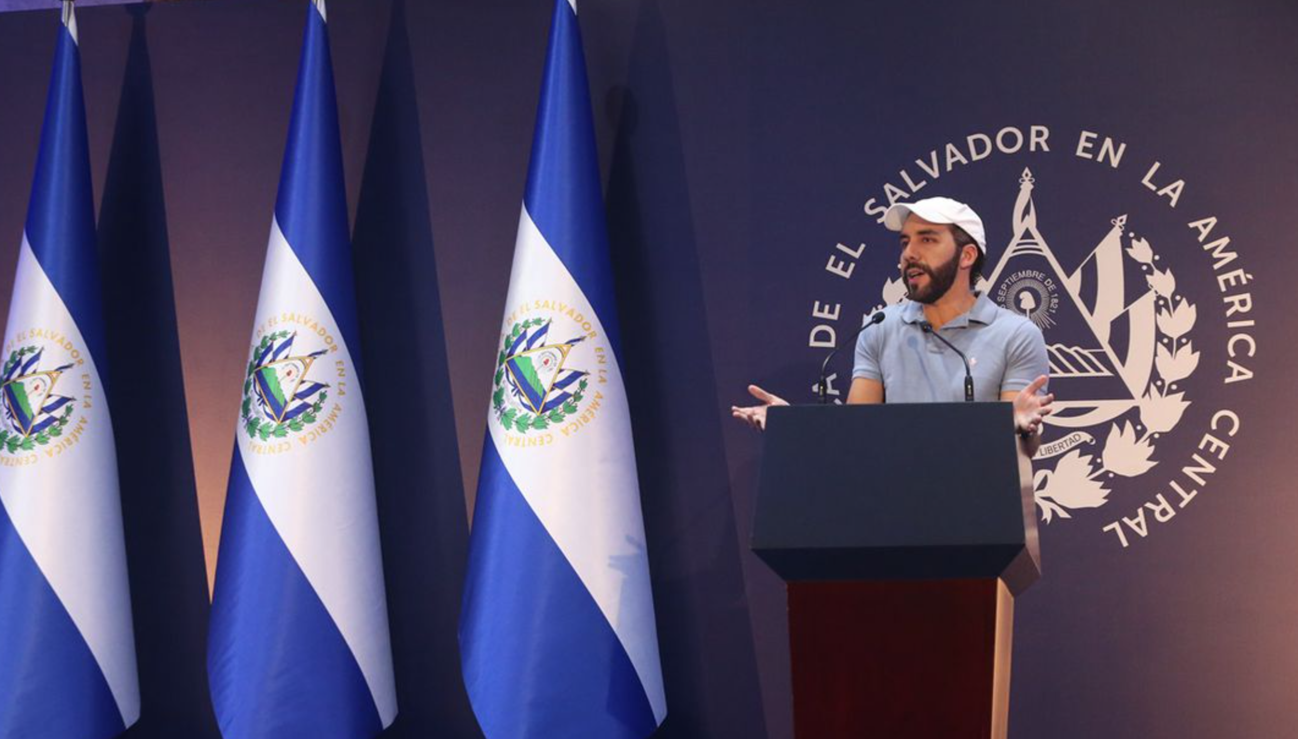 México felicita a Bukele por victoria en El Salvador